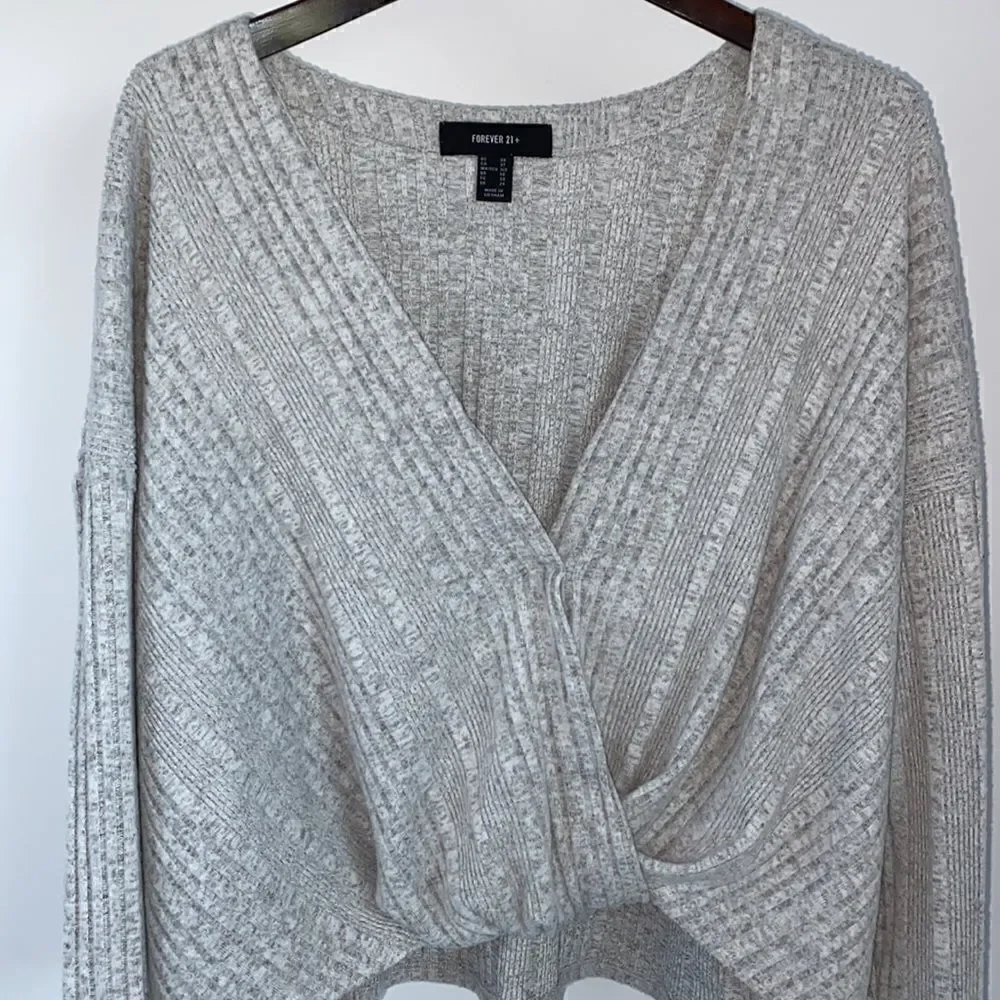 Forever 21 Grey Sweater Women’s Size 3X